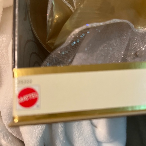 New no tags. Special 2000 Edition  Barbie Doll - Picture 9 of 10